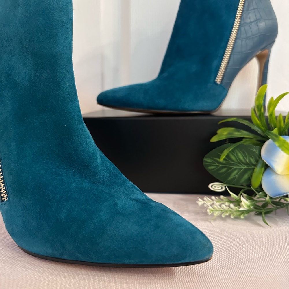 WHBM ~ Teal Suede and Croc Embossed Point Toe Ankle Booties w/Silver Hardware - Picture 6 of 8